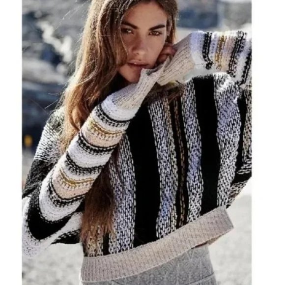 Free People Sweaters - Free People Show Me Love Pullover. XS,S